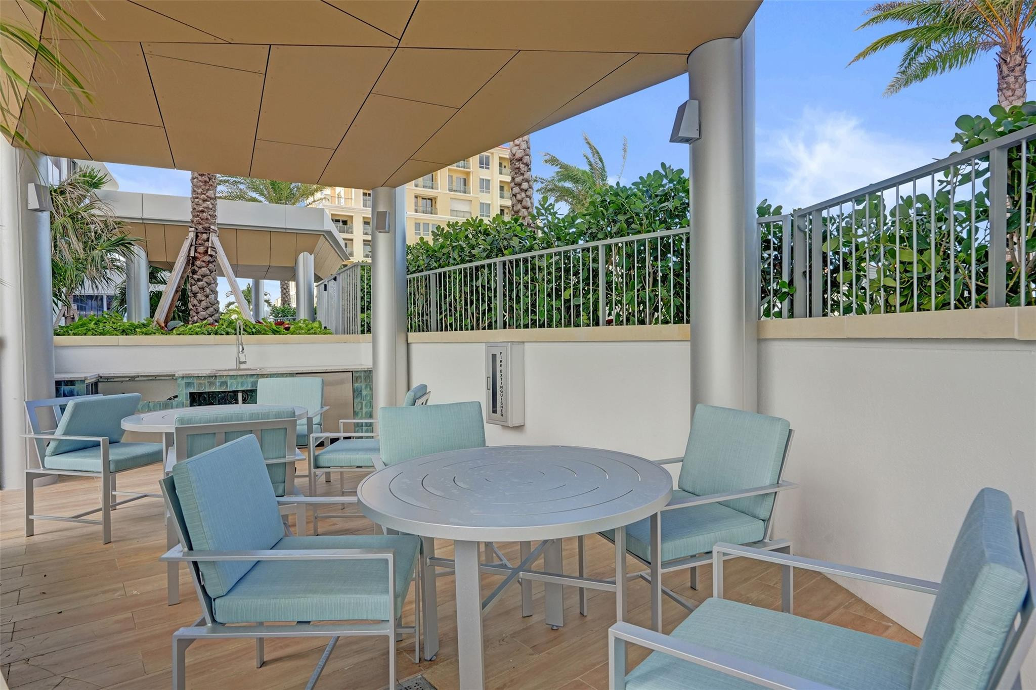 153 N Seabreeze Boulevard 1204