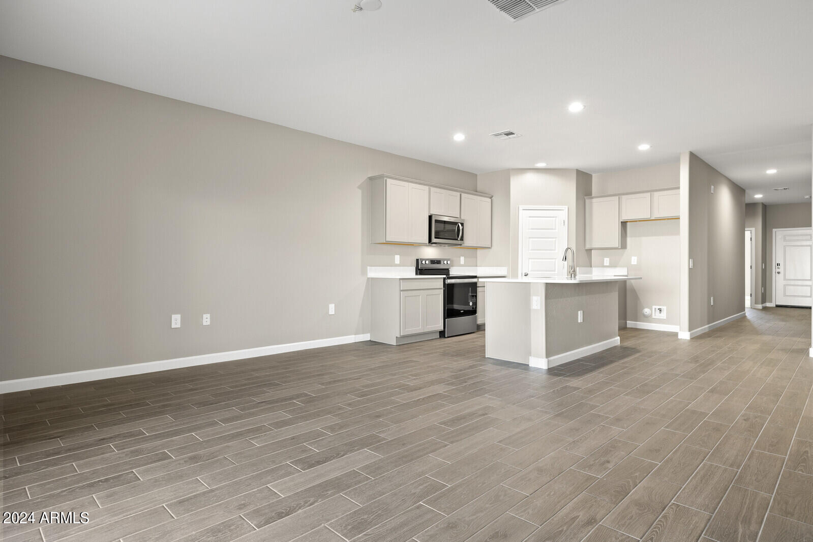 5474 S 253RD Lane