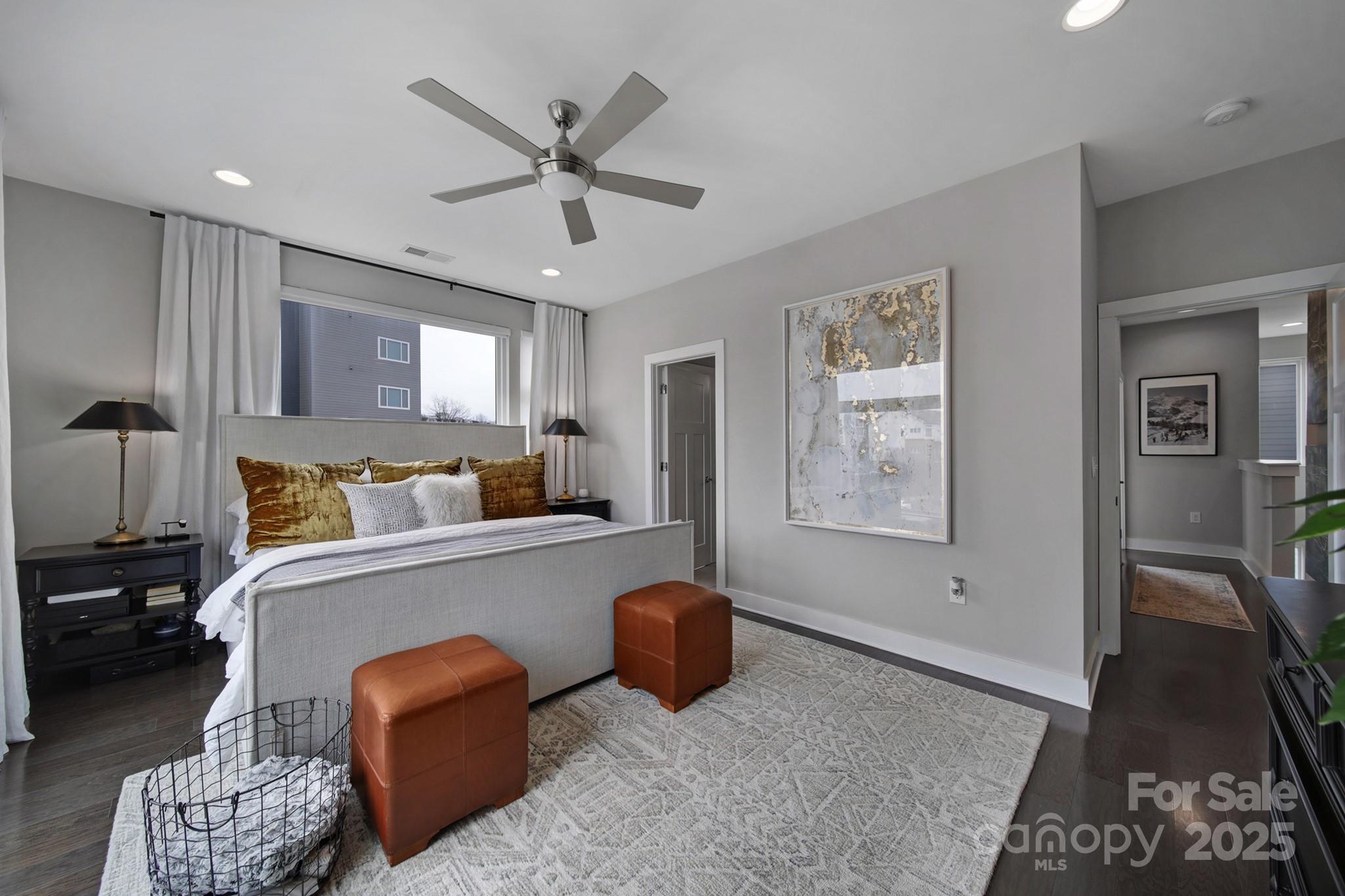 107 W Poindexter Drive