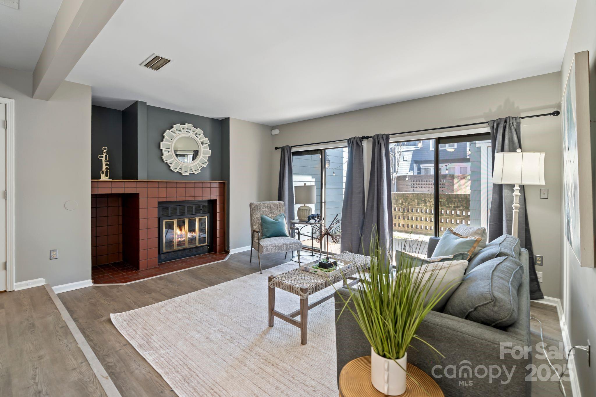 419 W 8th Street