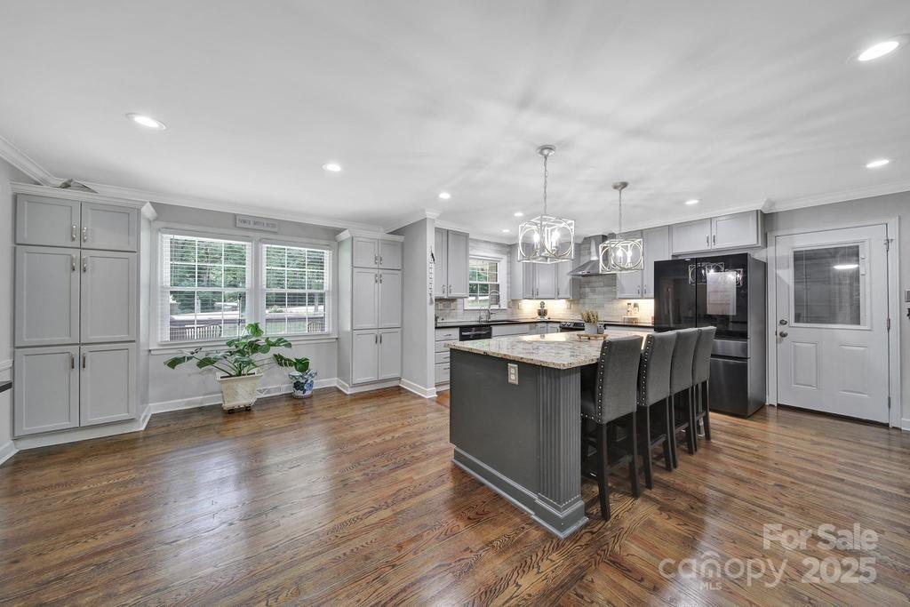 926 Meadow Lakes Road