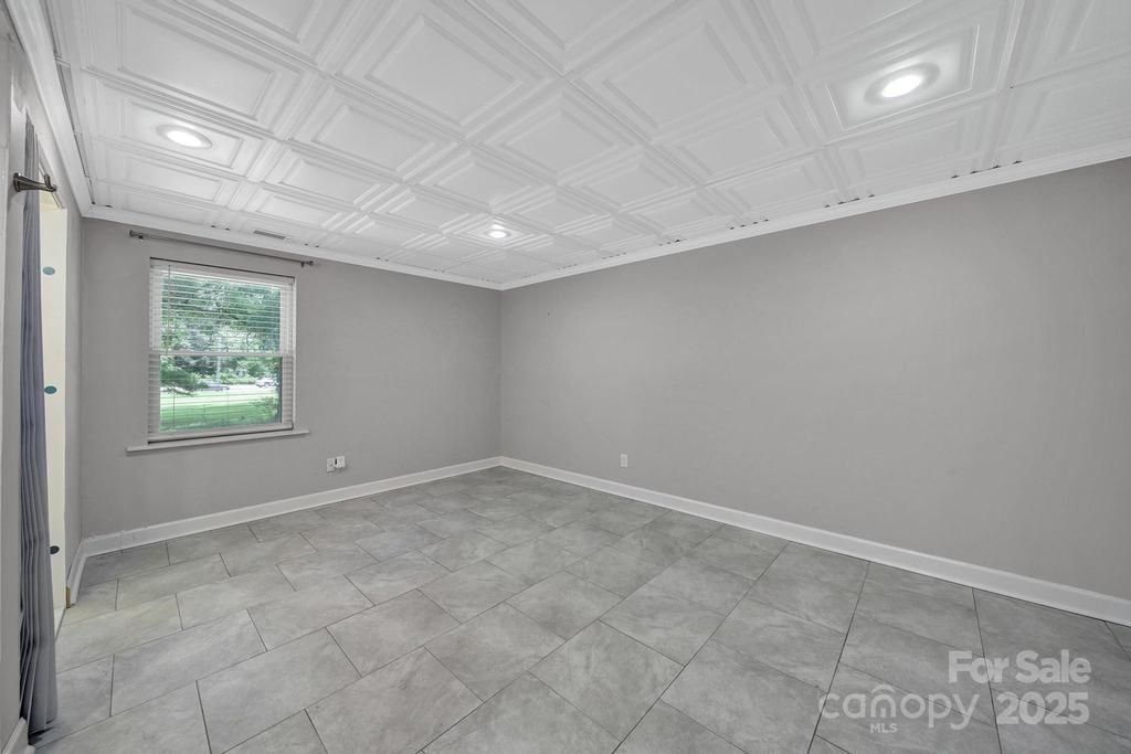 926 Meadow Lakes Road