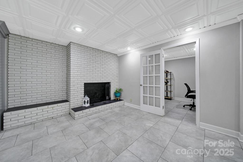 926 Meadow Lakes Road