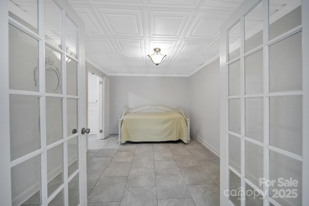 926 Meadow Lakes Road