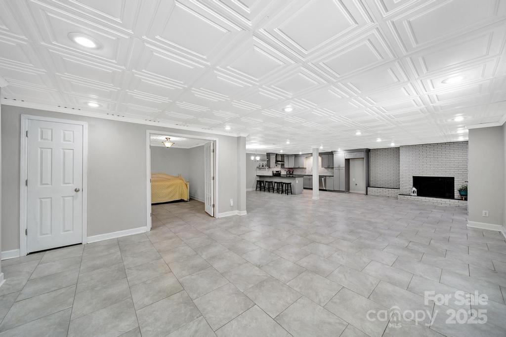 926 Meadow Lakes Road