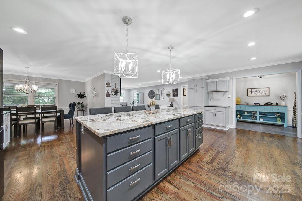 926 Meadow Lakes Road