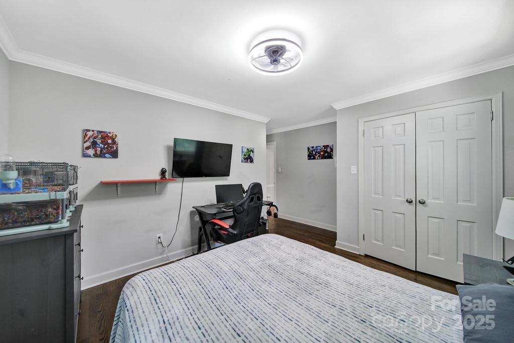 926 Meadow Lakes Road