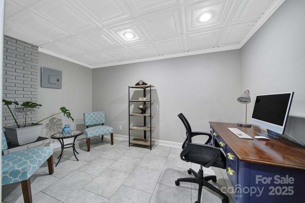 926 Meadow Lakes Road