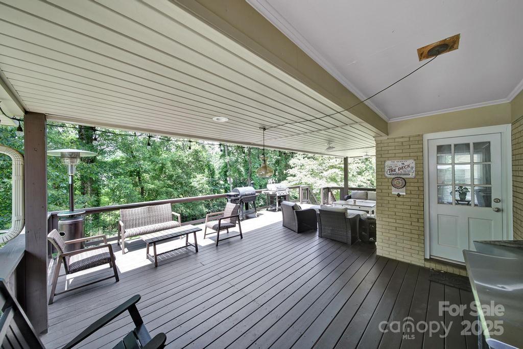 926 Meadow Lakes Road