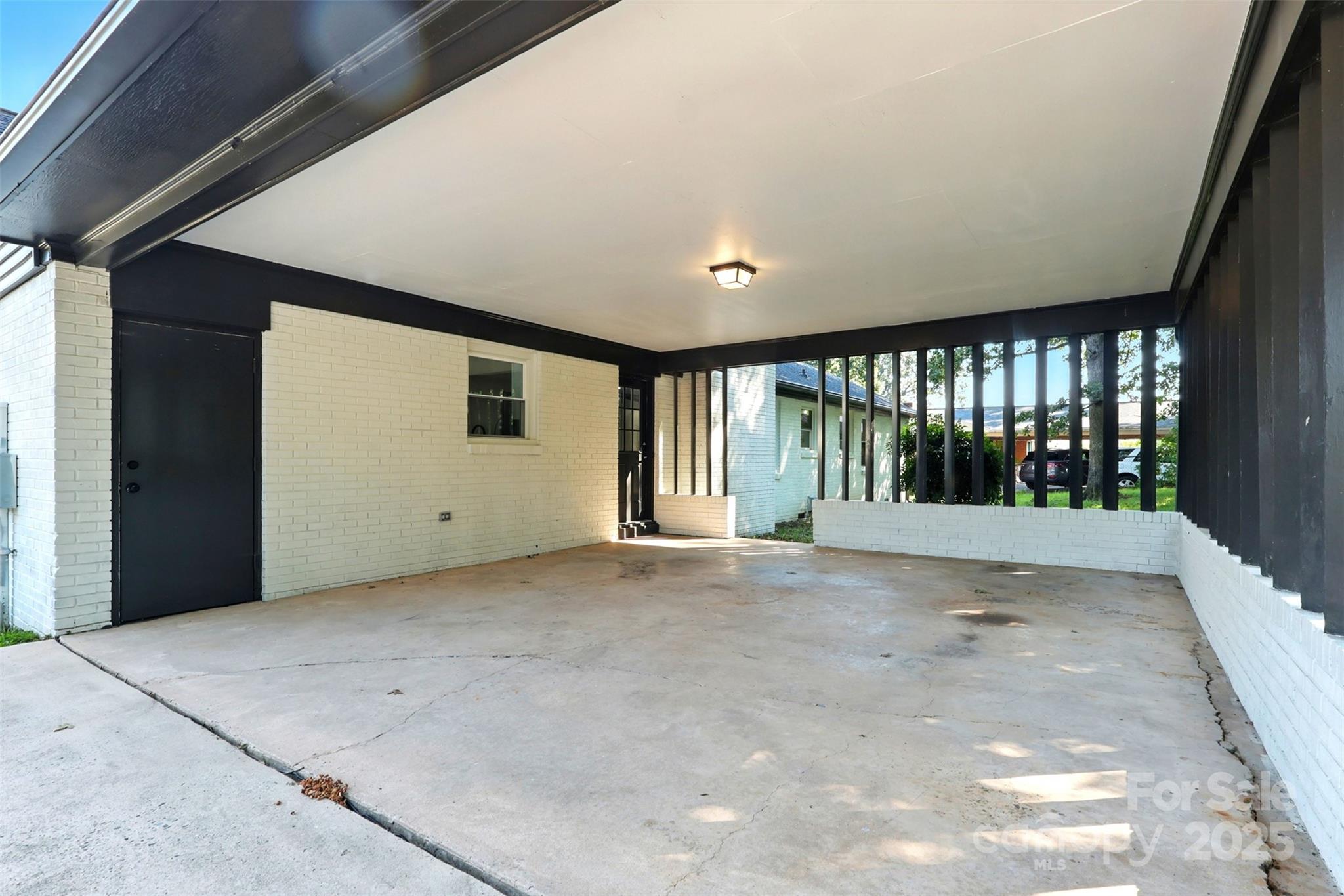 6641 Pawnee Drive