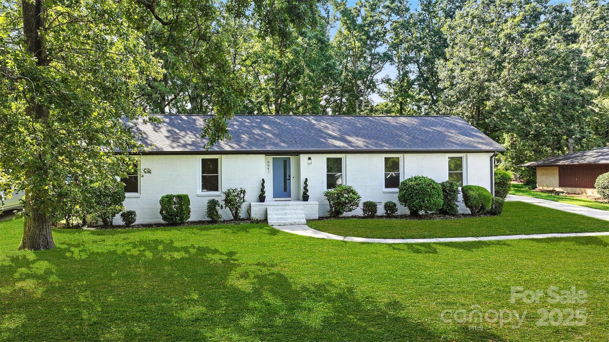 6641 Pawnee Drive