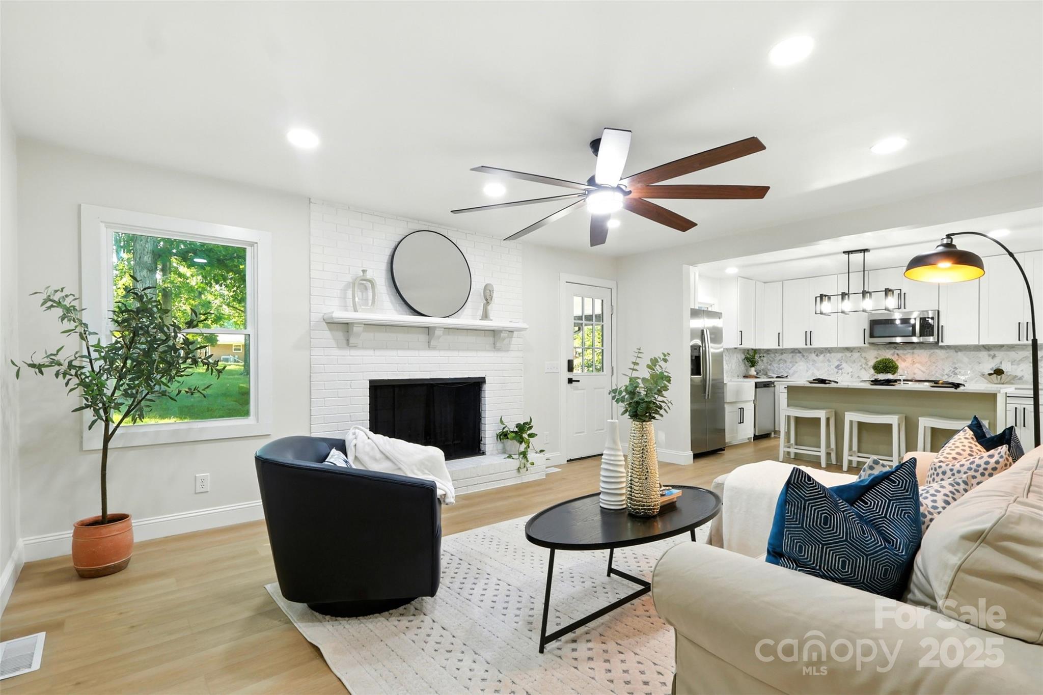 6641 Pawnee Drive