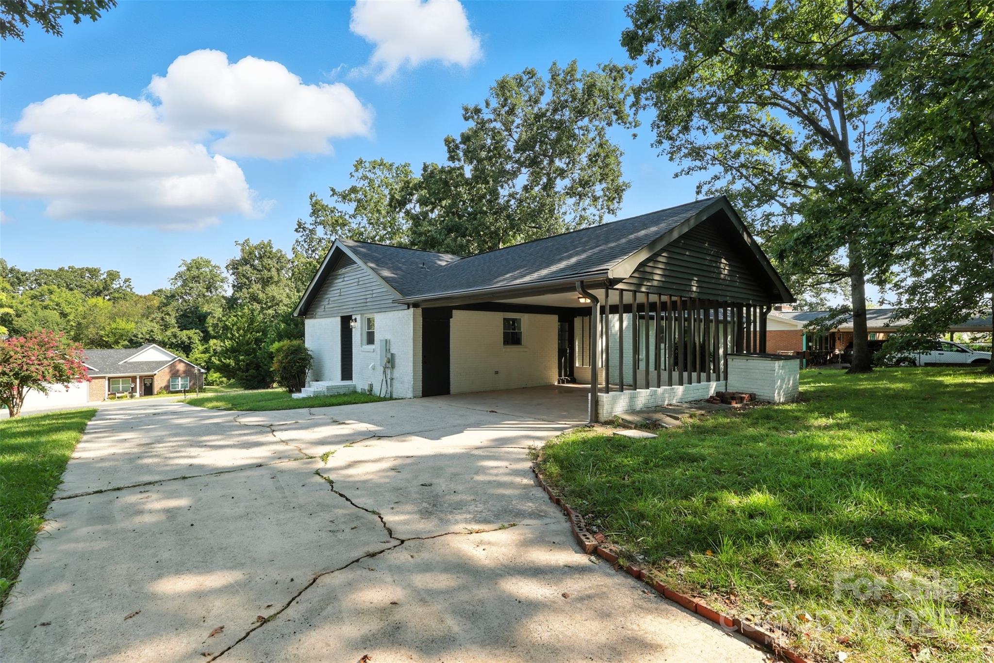 6641 Pawnee Drive