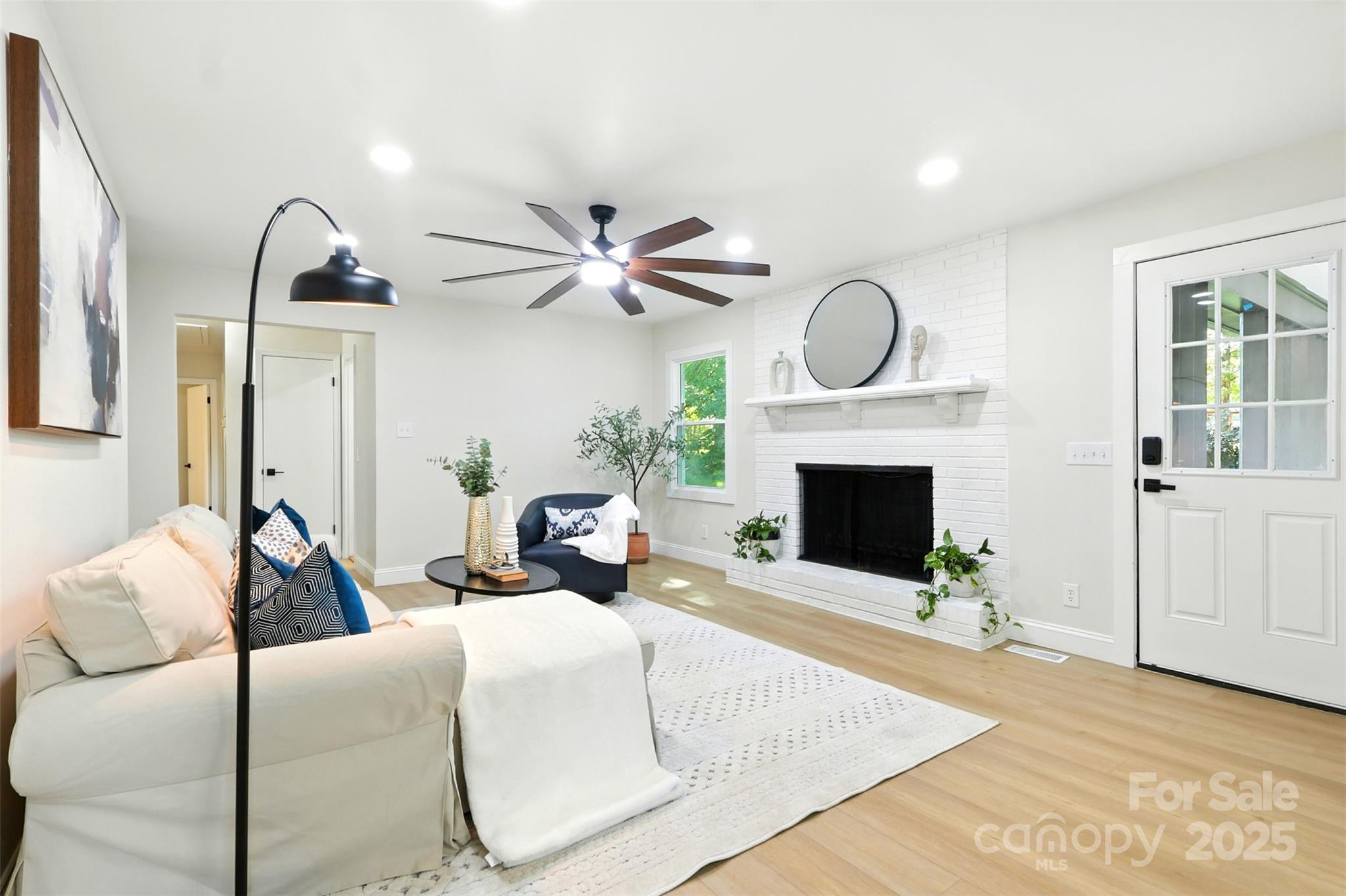 6641 Pawnee Drive