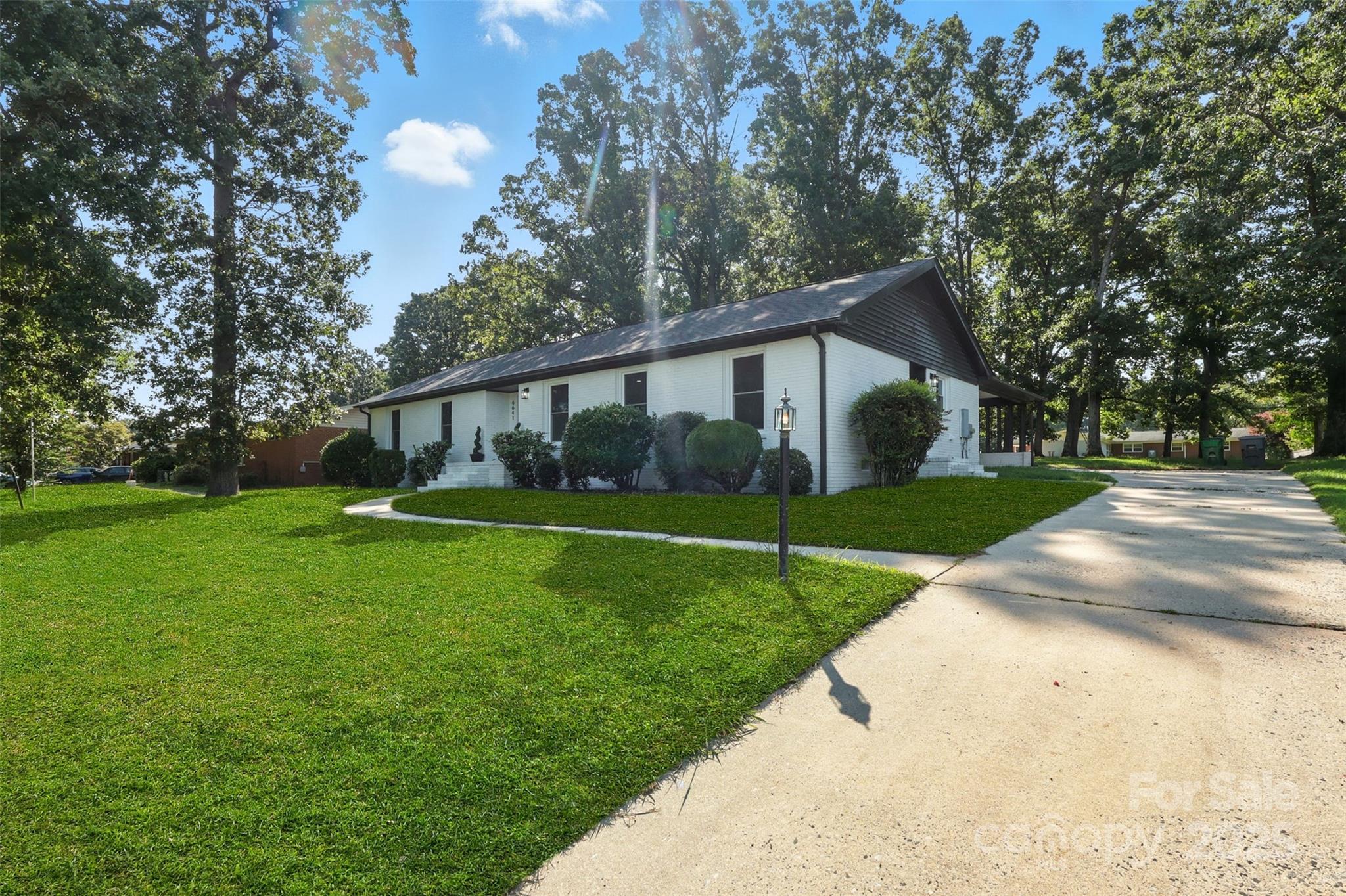 6641 Pawnee Drive