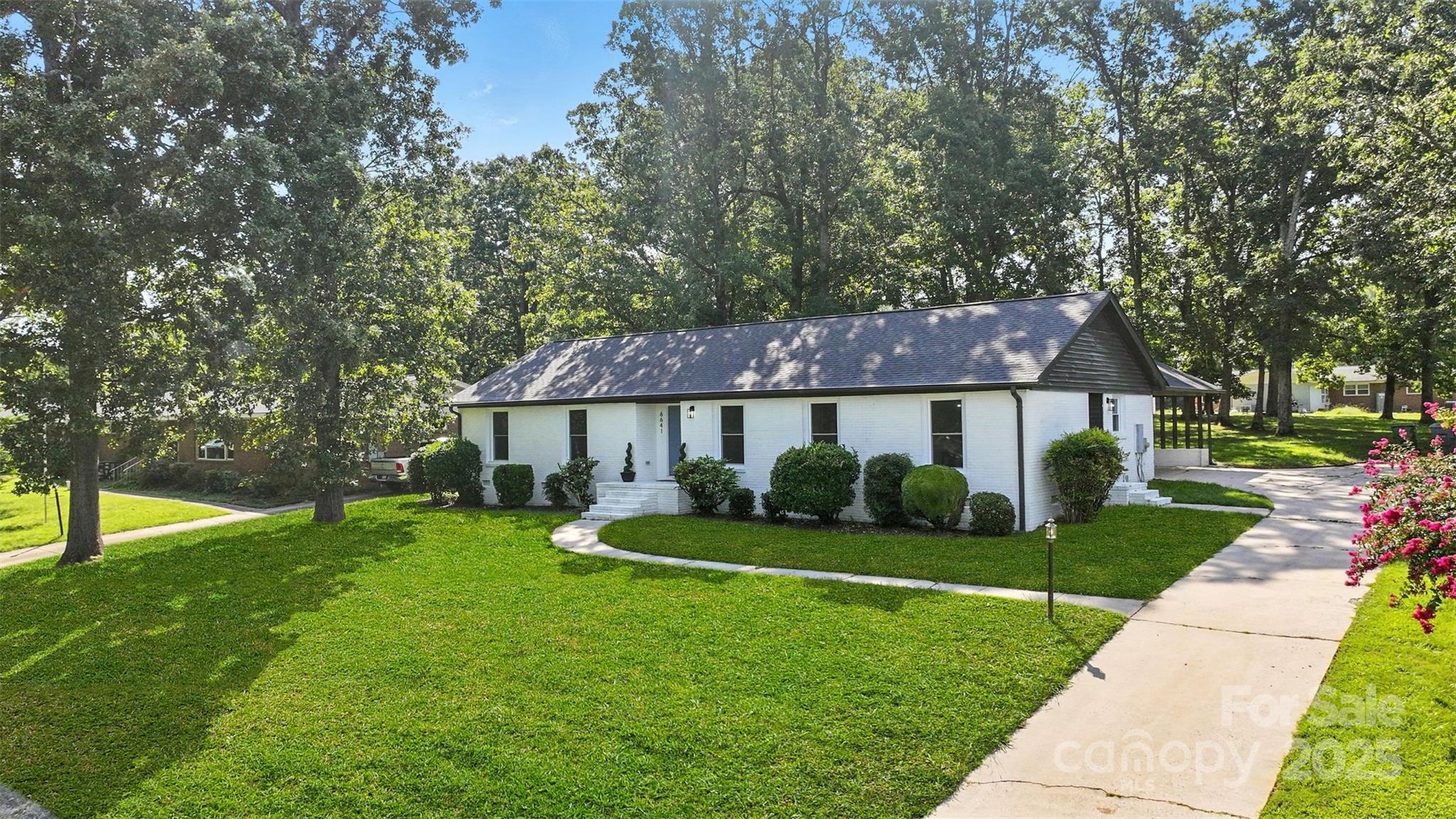 6641 Pawnee Drive