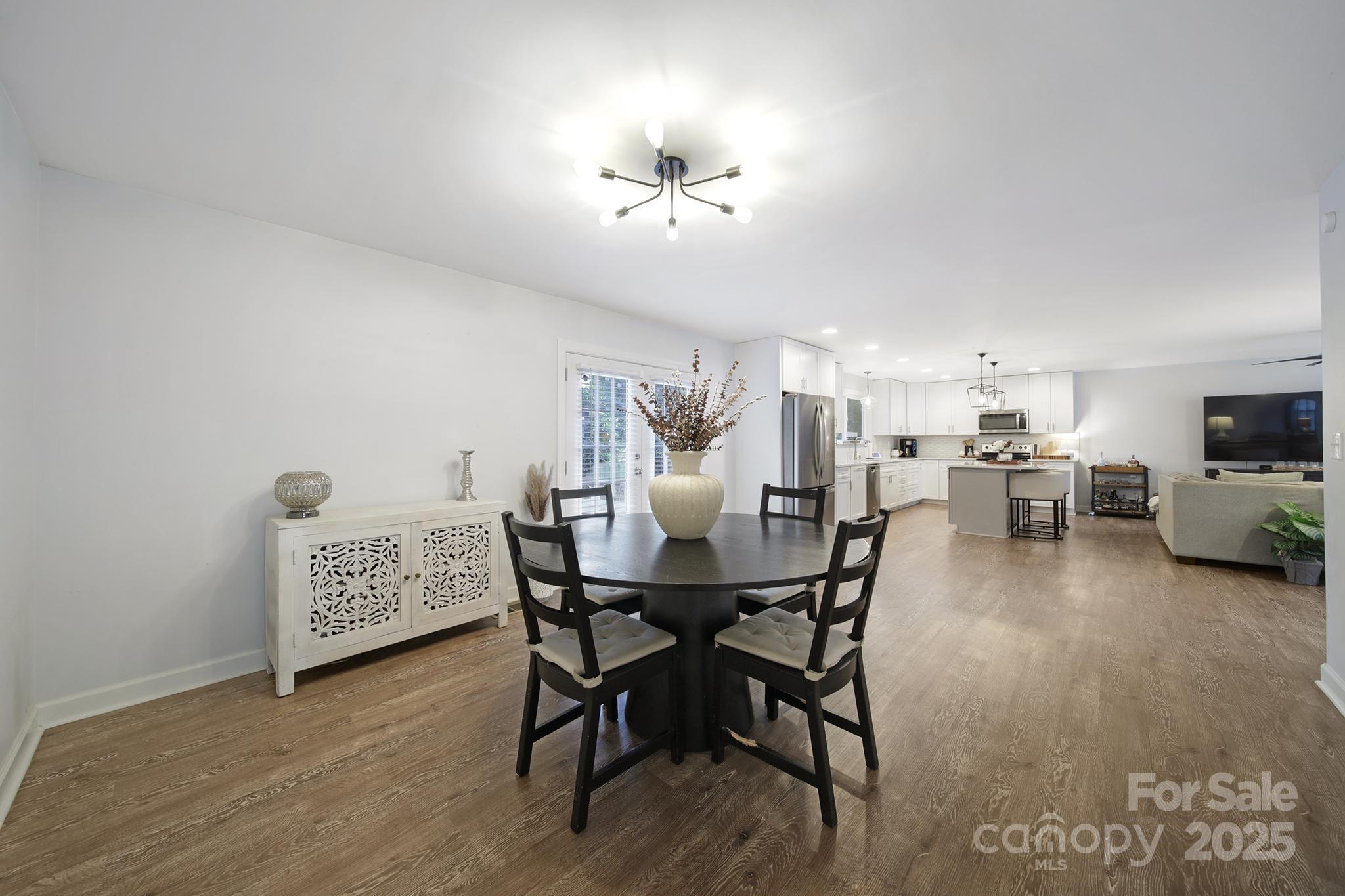 3734 Dunwoody Drive
