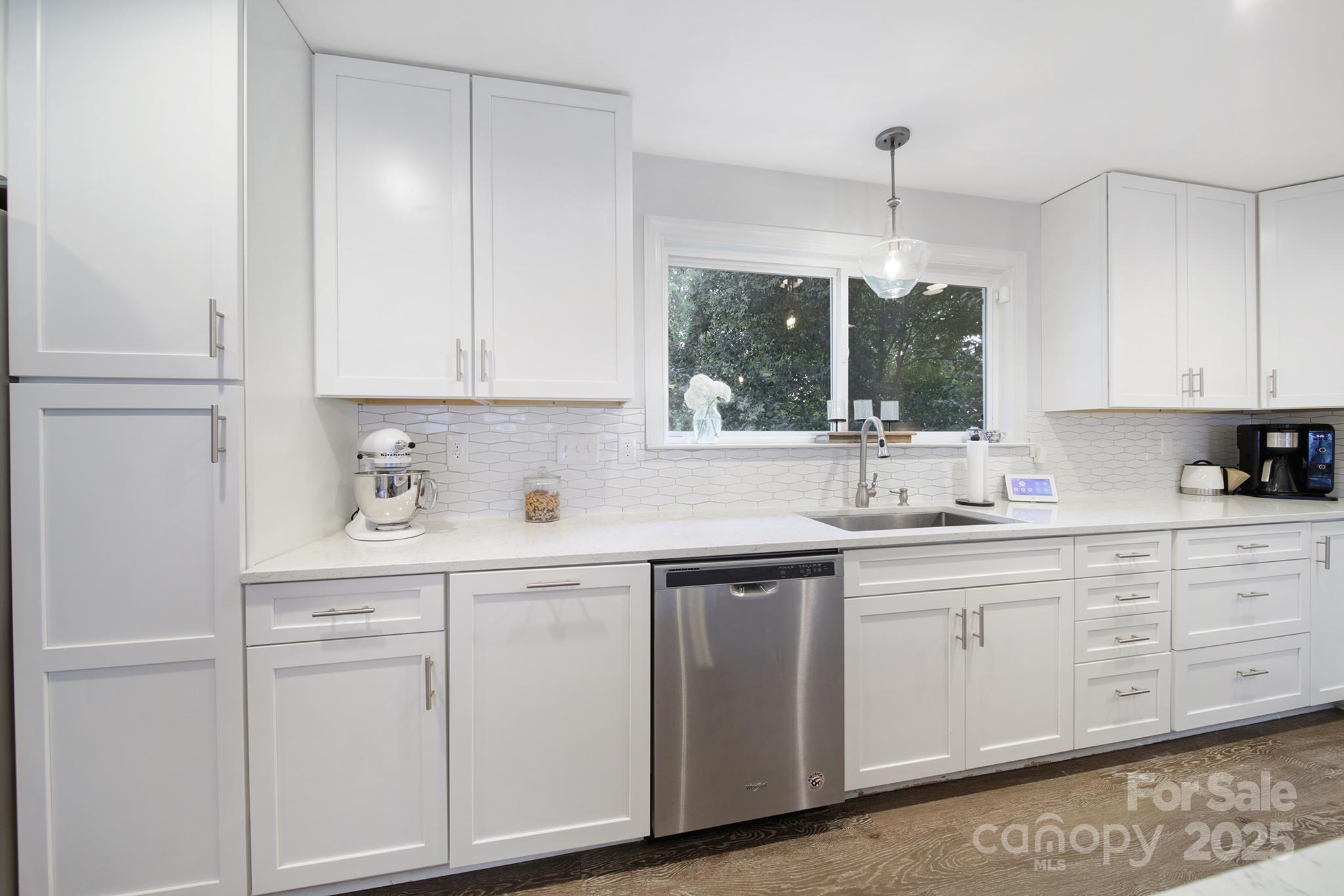 3734 Dunwoody Drive