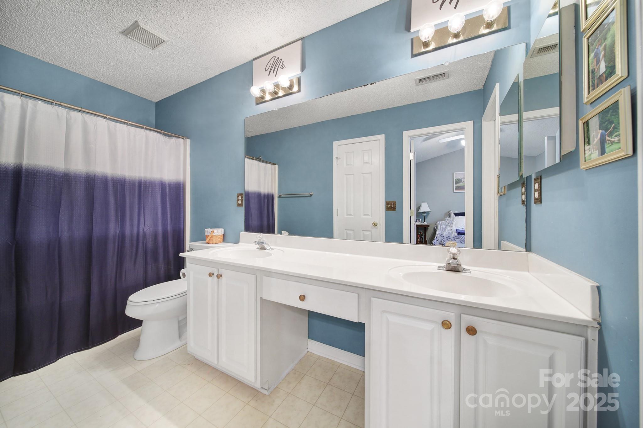 10919 Holly Ridge Boulevard