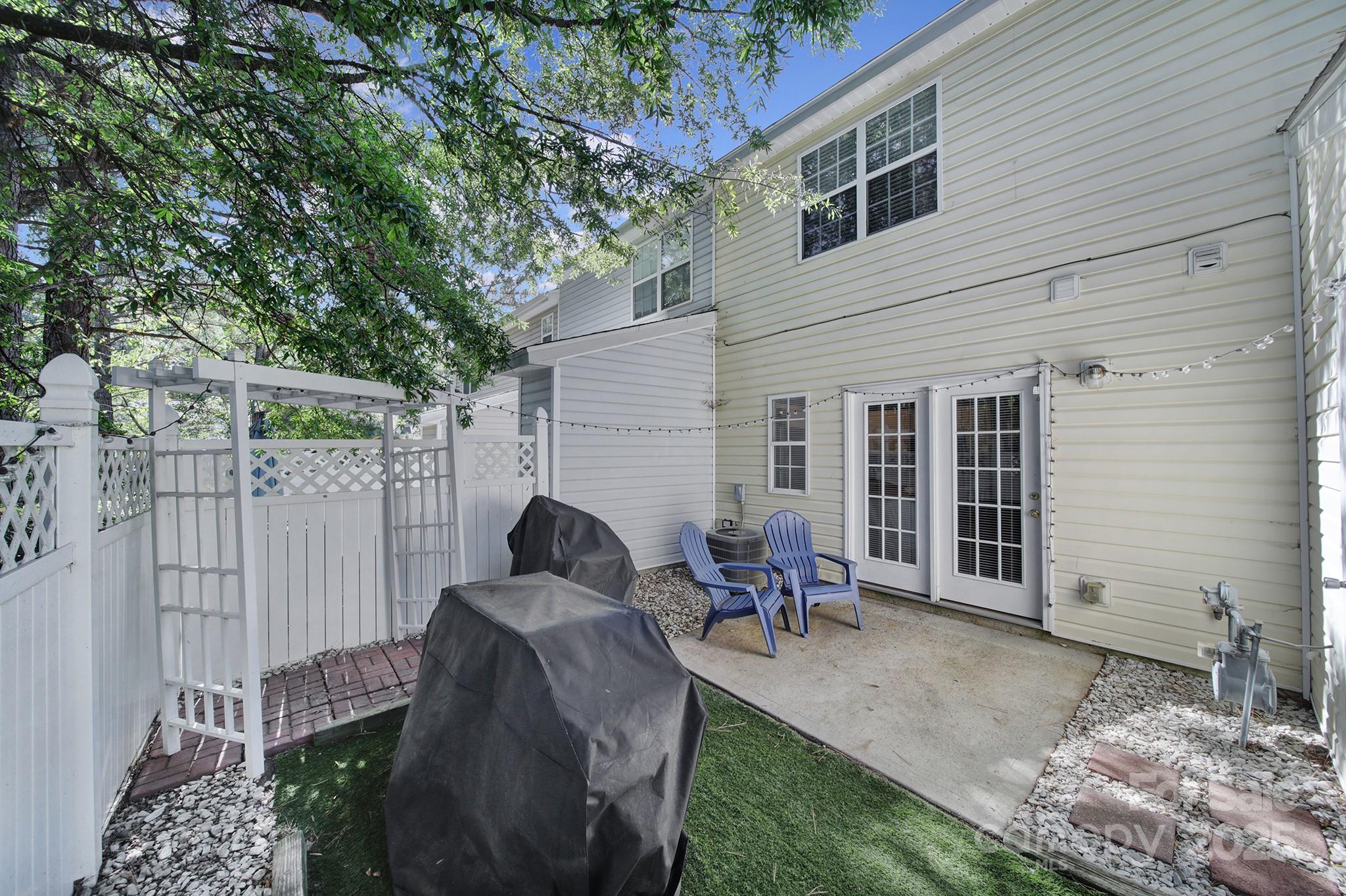 10919 Holly Ridge Boulevard