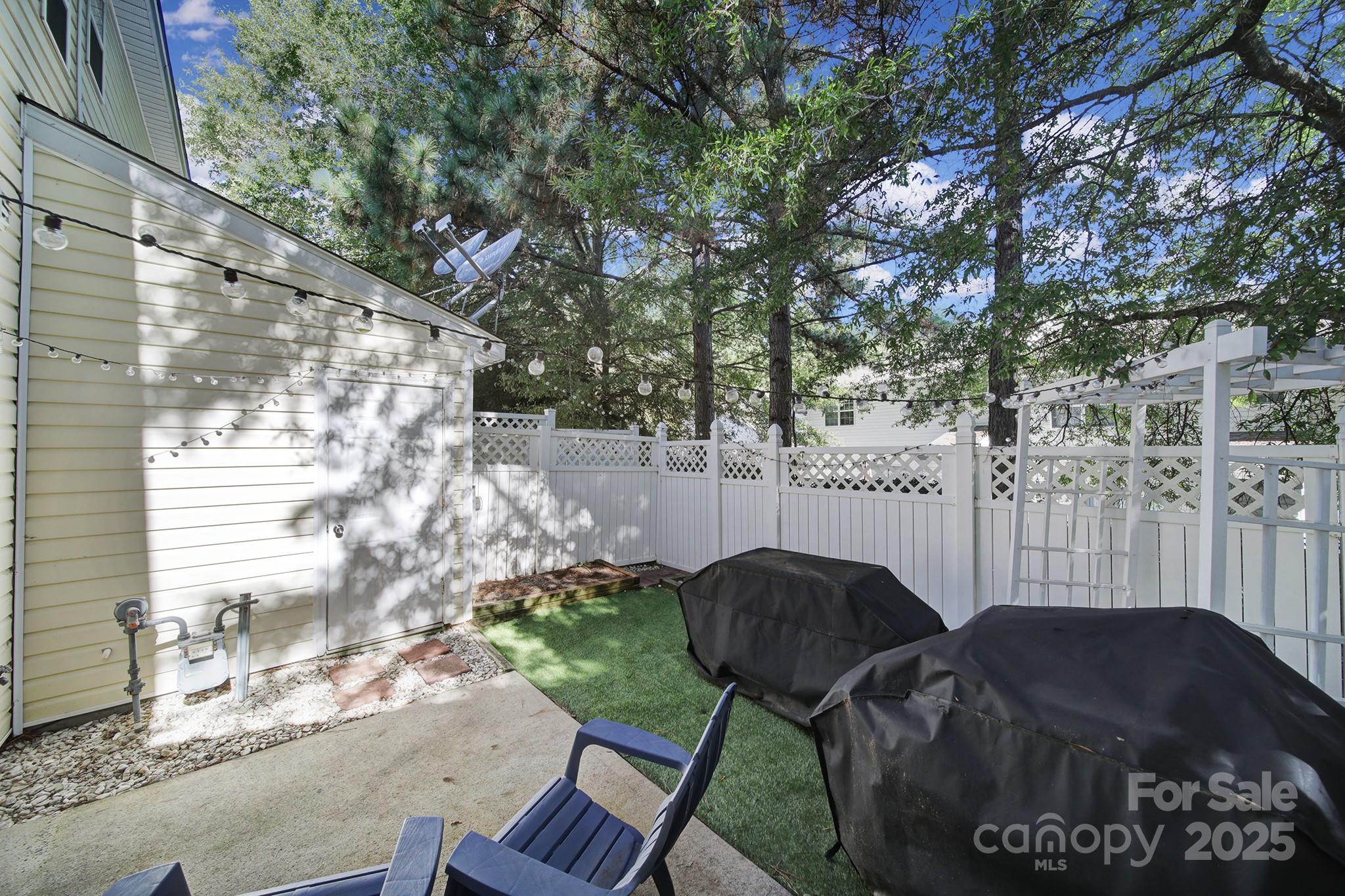 10919 Holly Ridge Boulevard