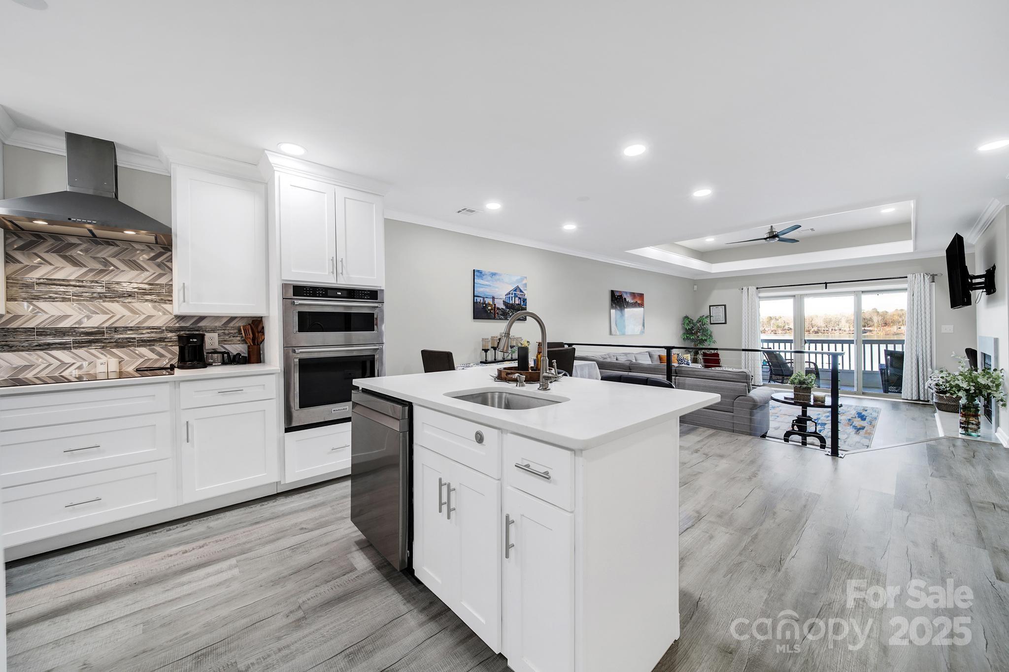 7340 Lakefront Drive Unit: 12