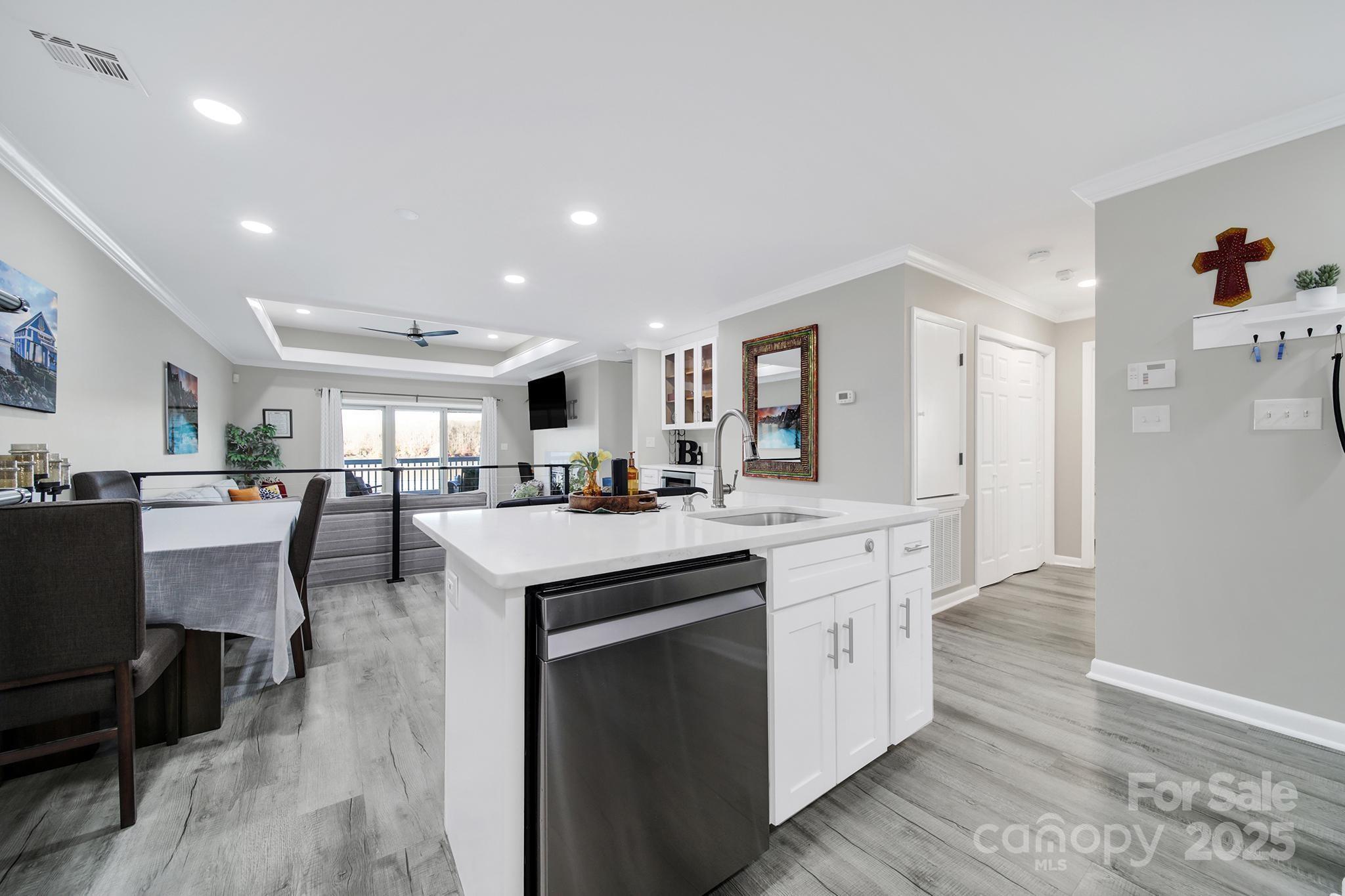 7340 Lakefront Drive Unit: 12