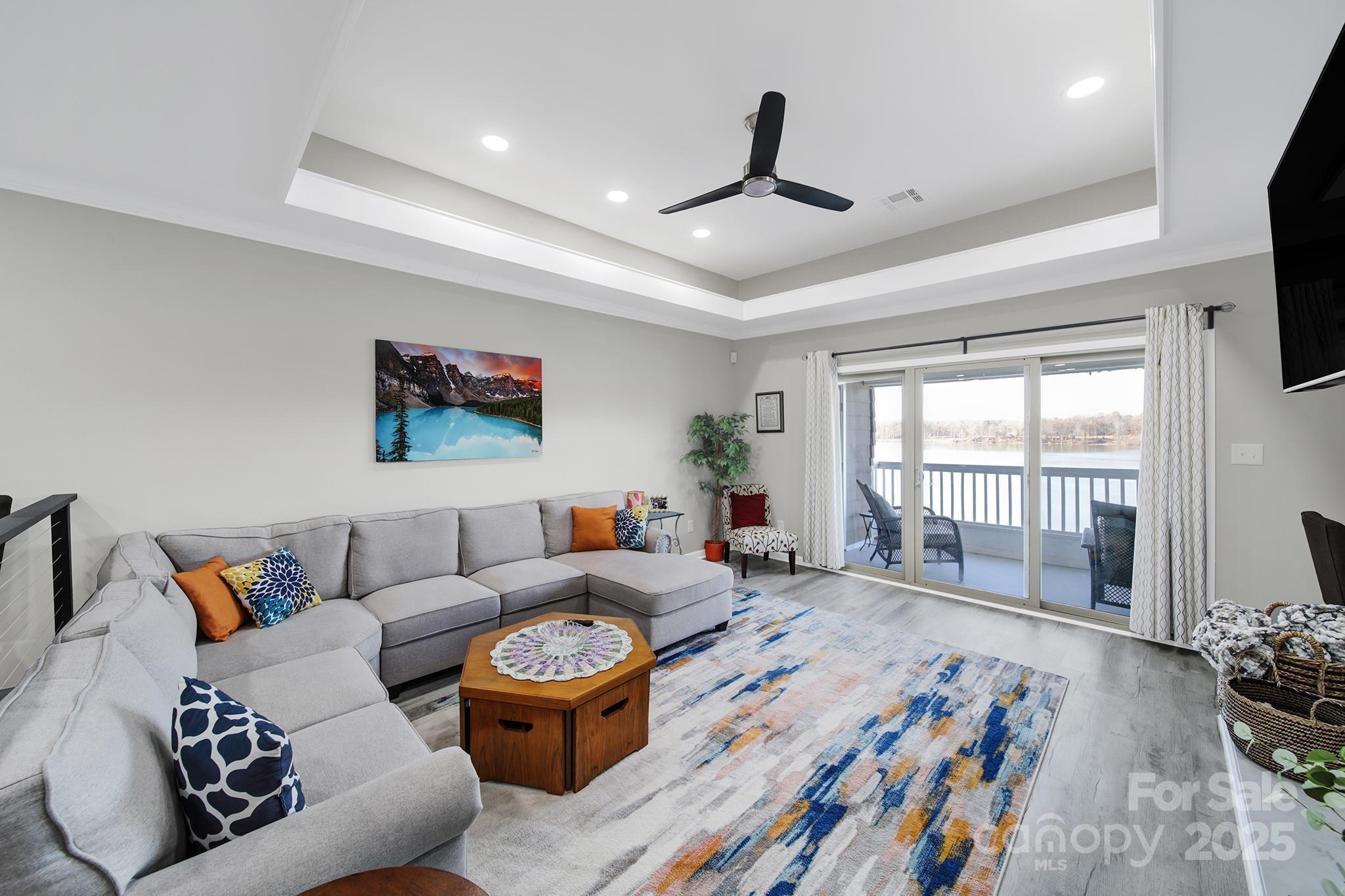 7340 Lakefront Drive Unit: 12