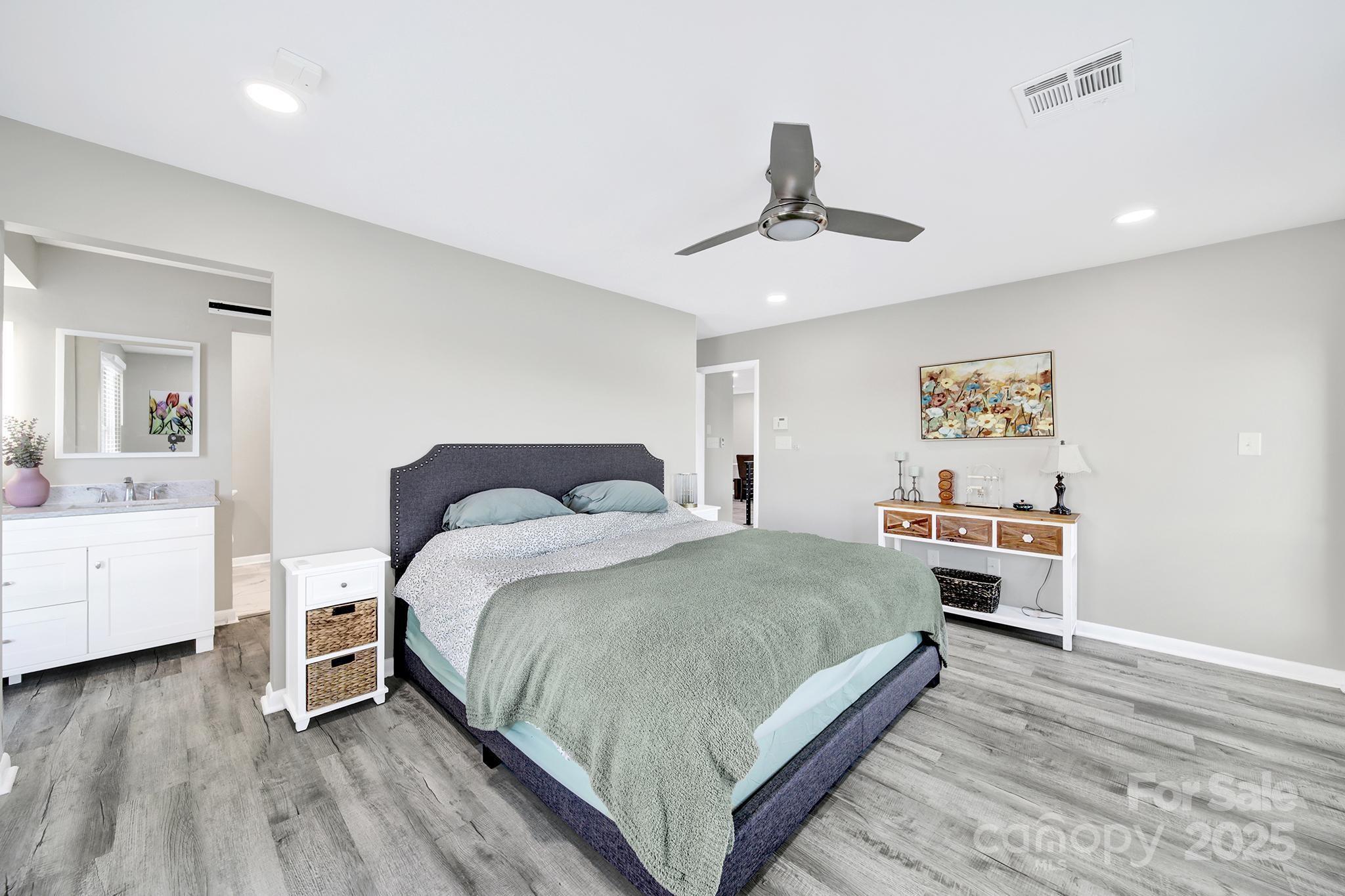 7340 Lakefront Drive Unit: 12