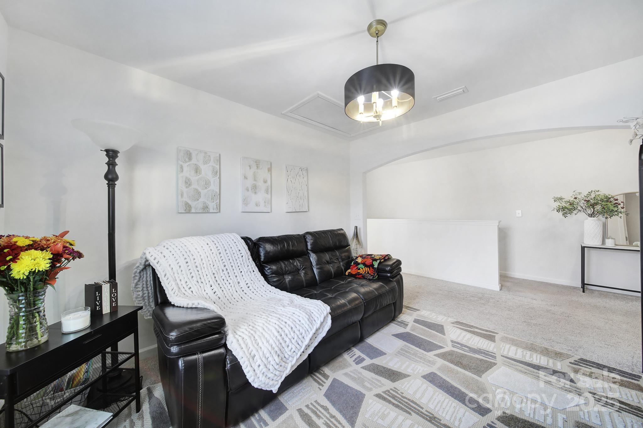 1028 Von Buren Boulevard