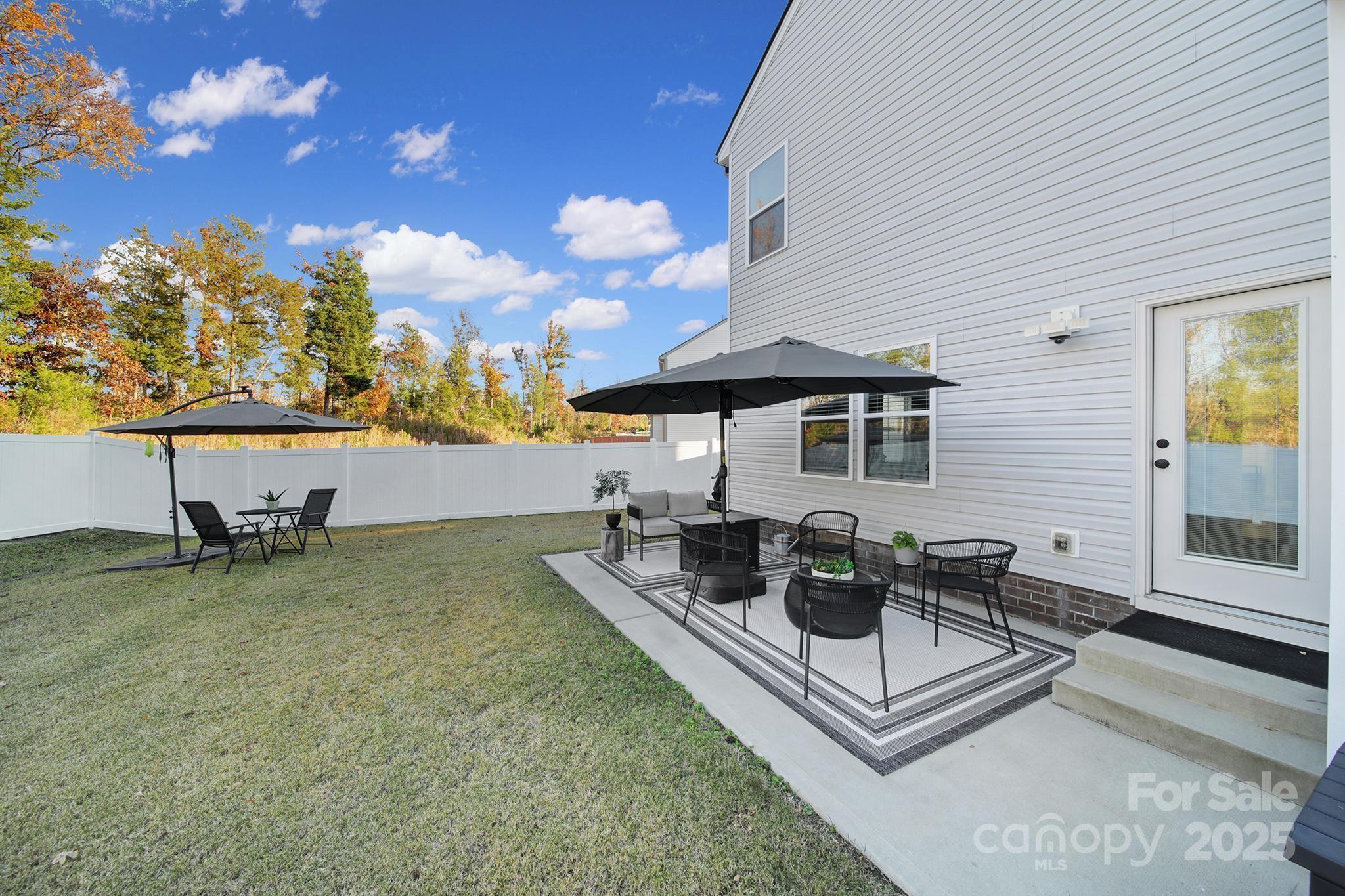 1028 Von Buren Boulevard