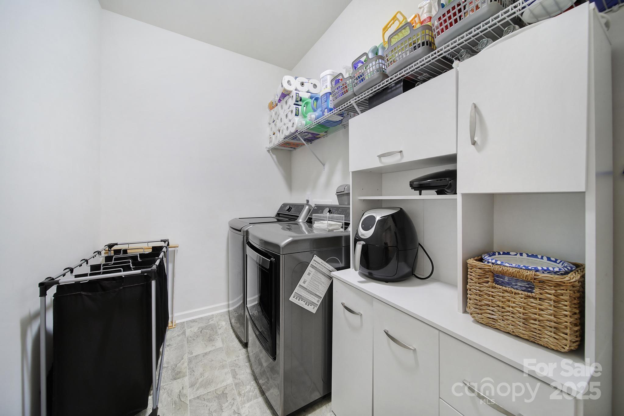 1028 Von Buren Boulevard