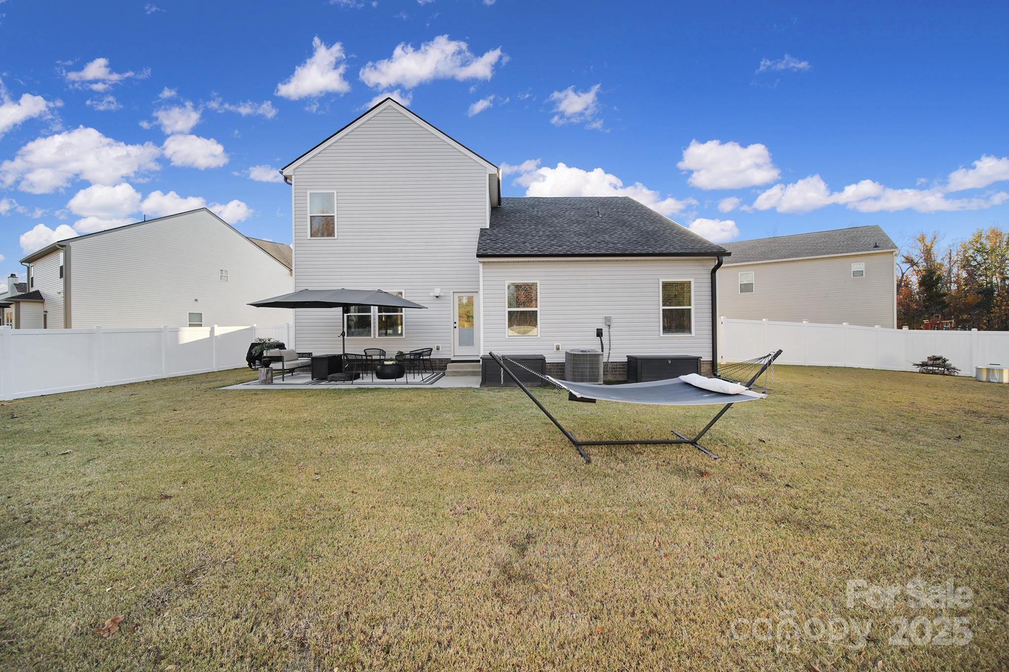 1028 Von Buren Boulevard