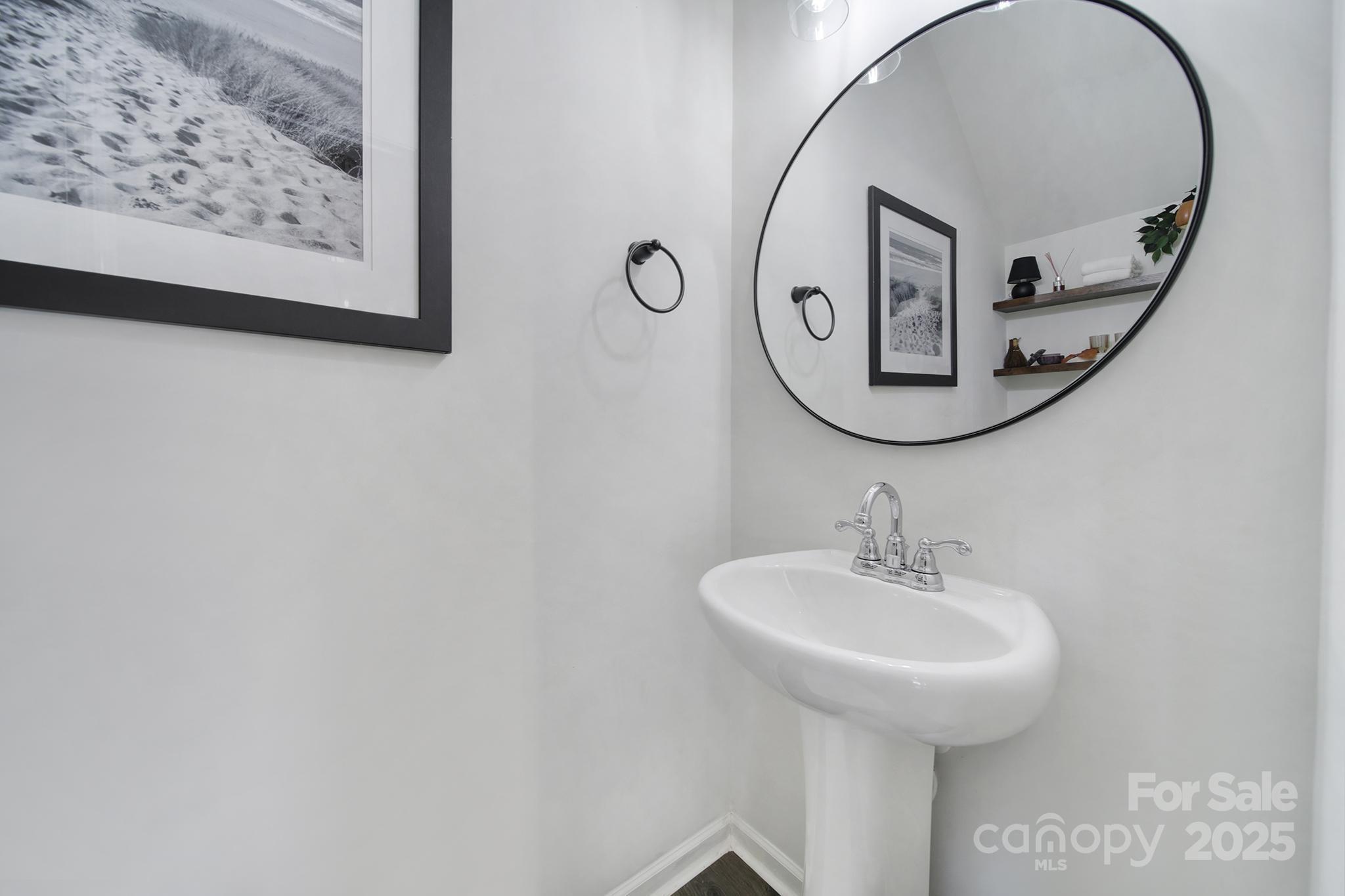 1028 Von Buren Boulevard