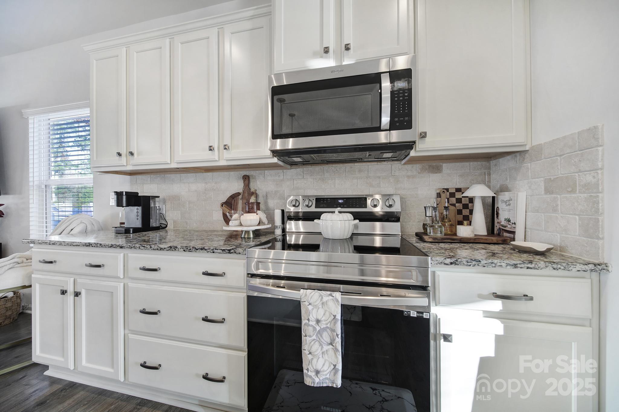 1028 Von Buren Boulevard