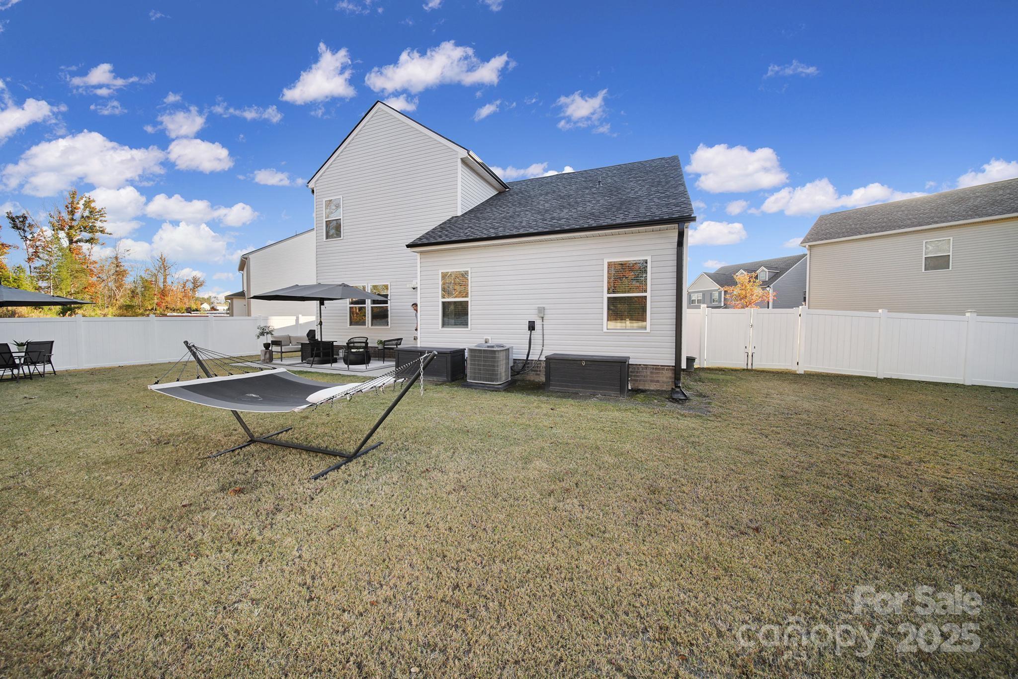 1028 Von Buren Boulevard