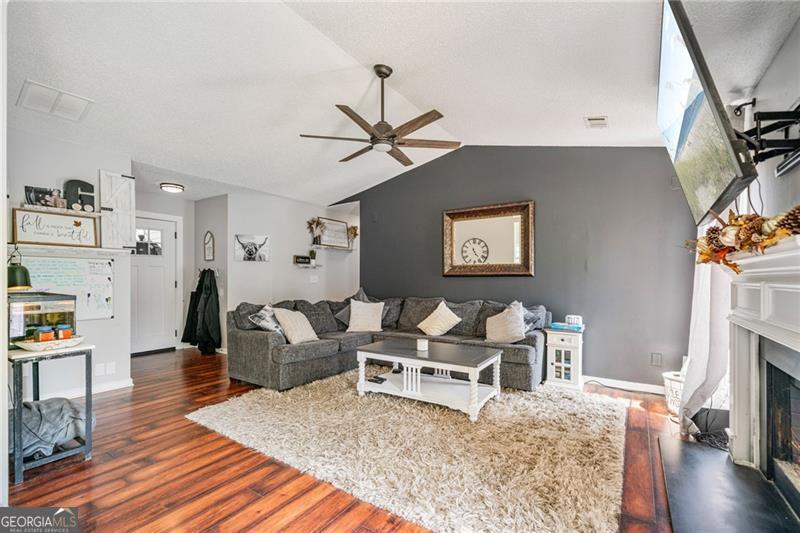 443 Robins Way