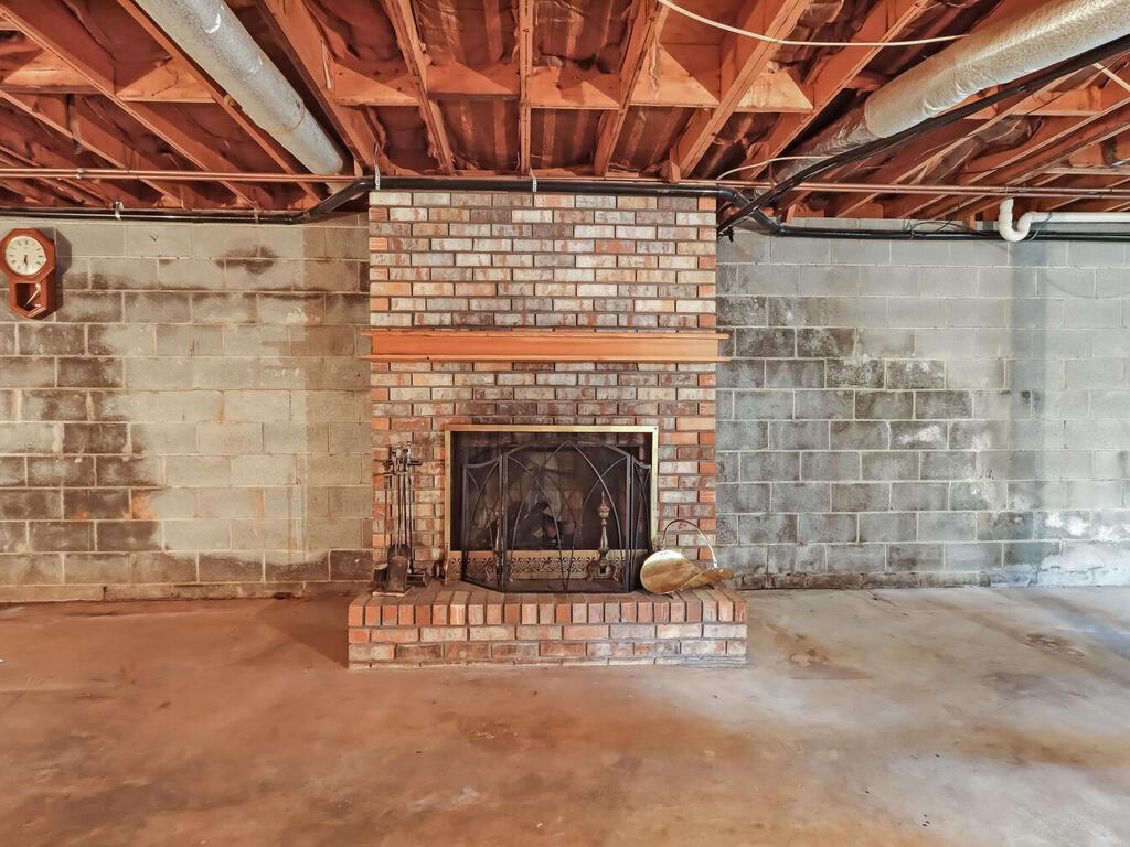 5121 Merry Lane