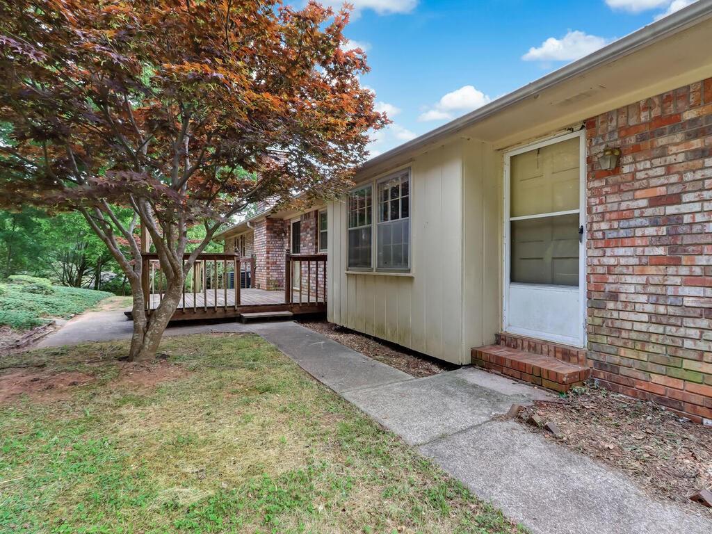 5121 Merry Lane