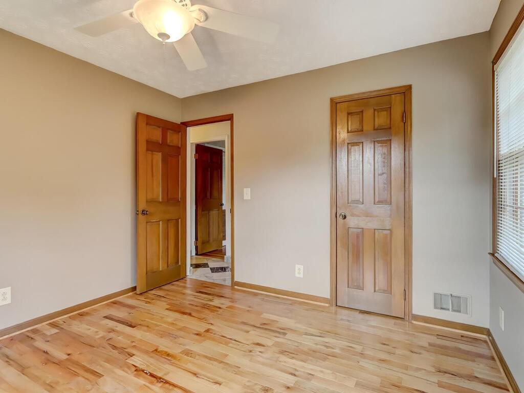 5121 Merry Lane