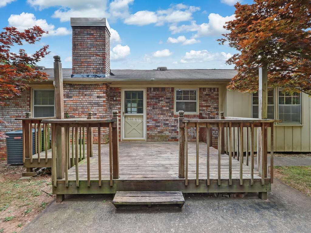 5121 Merry Lane