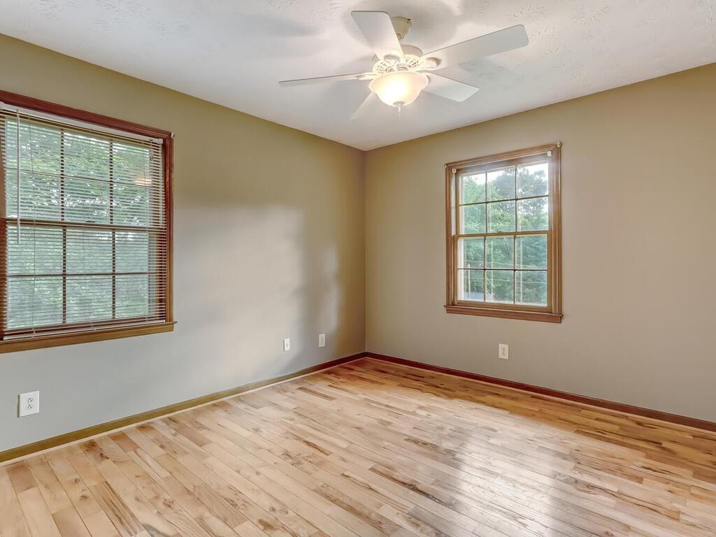 5121 Merry Lane