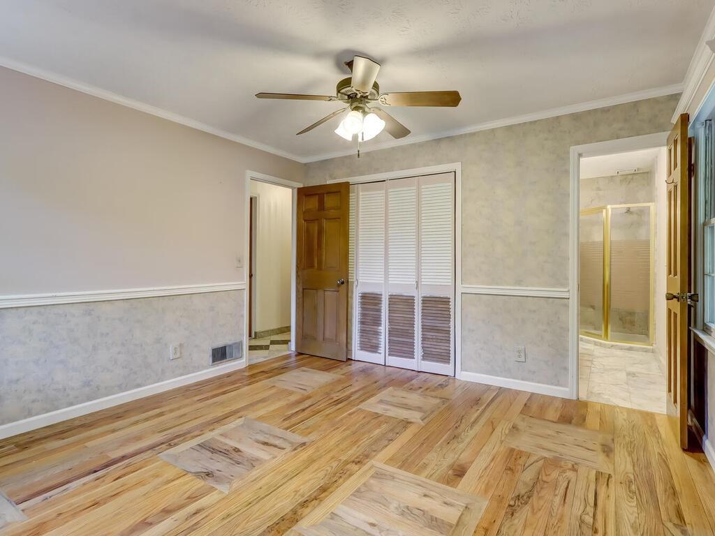 5121 Merry Lane