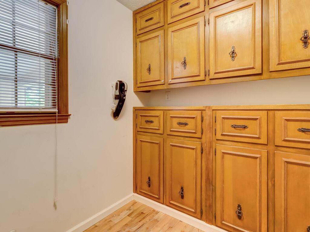 5121 Merry Lane