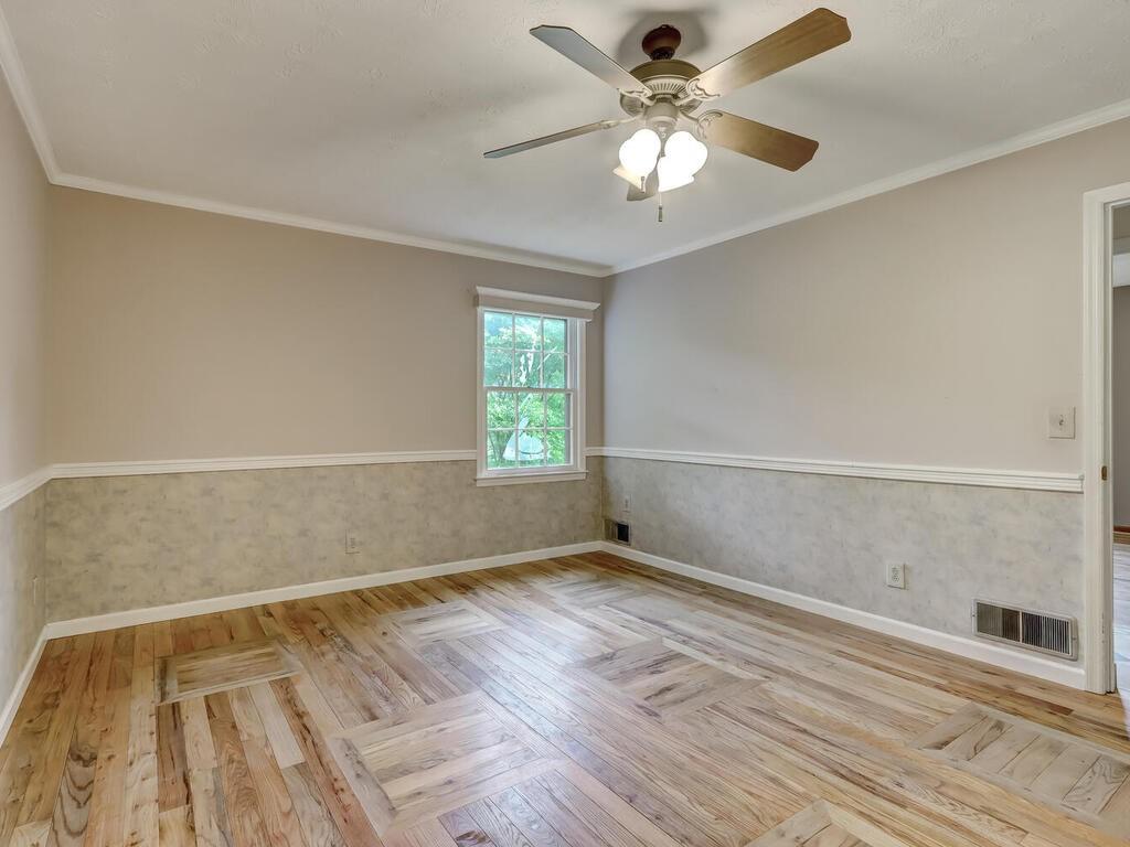5121 Merry Lane