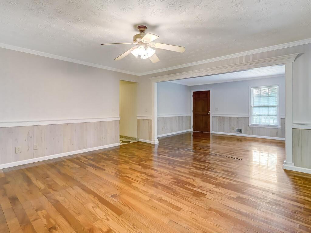 5121 Merry Lane