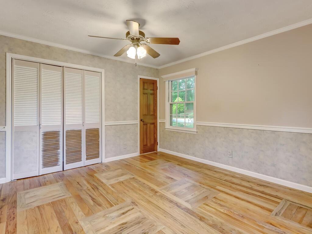 5121 Merry Lane