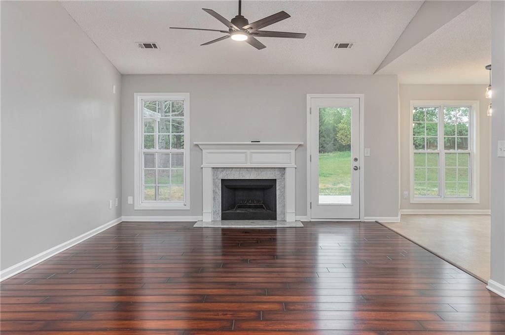 443 Robins Way