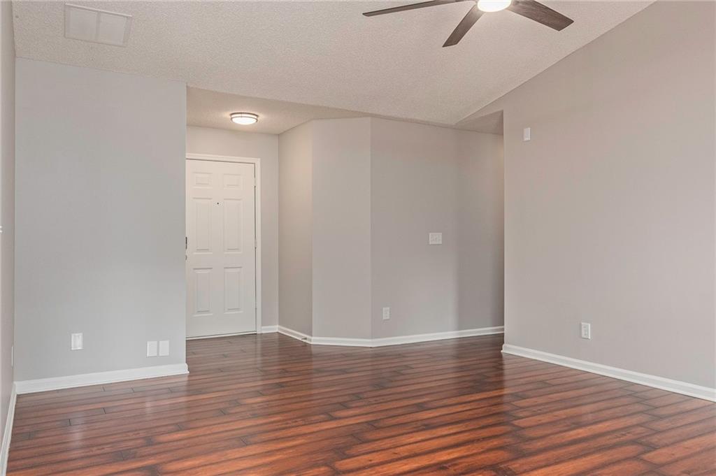 443 Robins Way