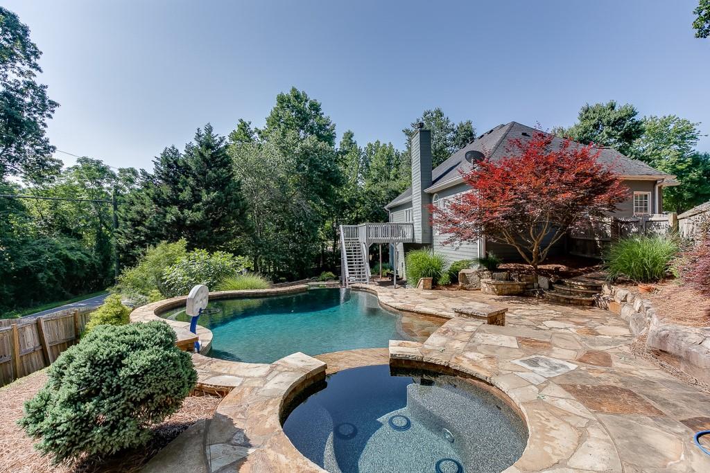 5532 Elders Ridge Drive